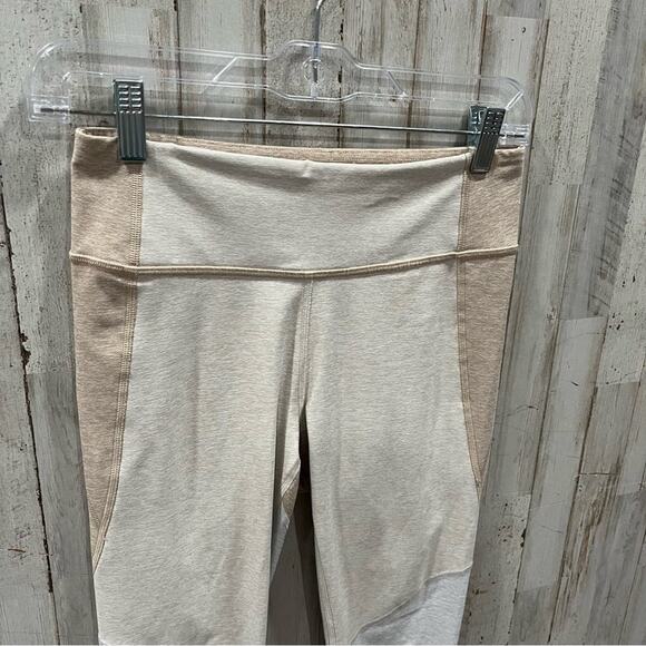 Outdoor Voices 7/8 Warmup Springs Tri-Tone Leggings Grey Cream White - Picture 3 of 9